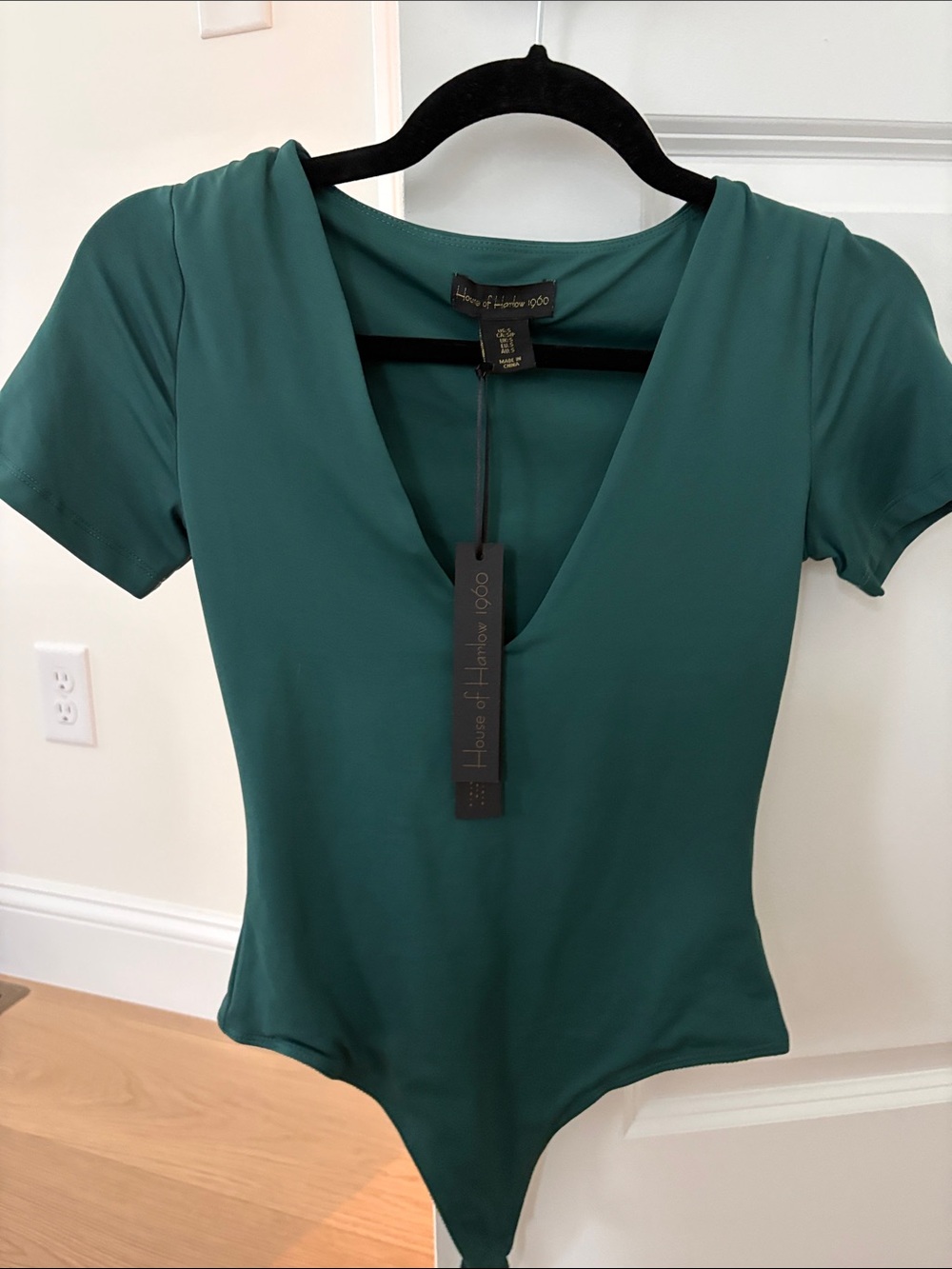 House of Harlow 1960 Teal Deep-Green V-Neck Short Sleeve Bodysuit